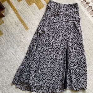 Forever21 Floral Midi Skirt (XS) no flaws